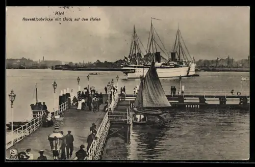 AK Kiel, Reventloubrücke mit Blick auf den Hafen