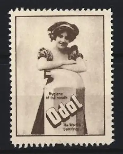 Reklamemarke Mundwasser Odol, Frau lehnt an einer Flasche