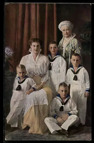 AK Die Preussenfamilie im Portrait, Kaiserin Auguste Viktoria und Kronprinzessin und ihre Kinder