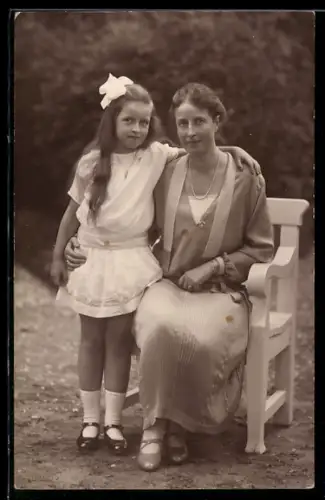 Foto-AK Prinzessin Oskar mit ihrer Tochter