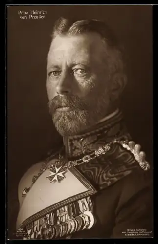Foto-AK Portrait Prinz Heinrich von Preussen in Uniform mit Pour le Merite und grosser Ordensspange