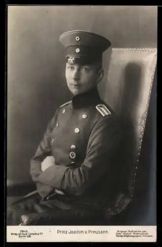 AK Prinz Joachim von Preussen in Uniform mit Schirmmütze
