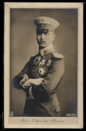 AK Prinz Oskar von Preussen in Uniform mit grosser Ordensspange und Bruststern