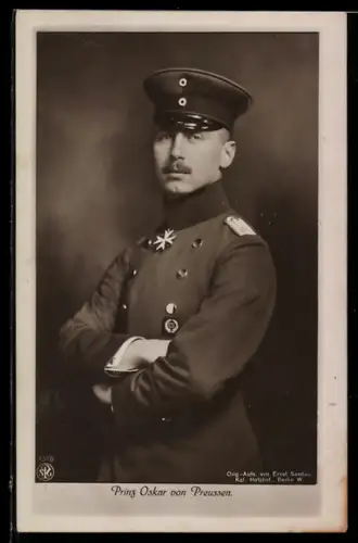 AK Prinz Oskar von Preussen in Uniform mit Pour le Merite und Schirmmütze