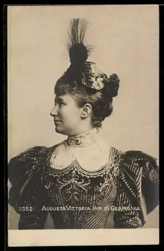 AK Kaiserin Auguste Viktoria im Kleid mit Hut