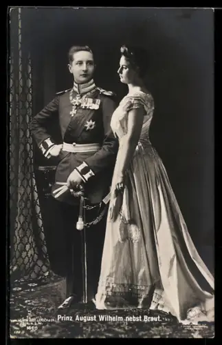 AK Prinz August Wilhelm in Uniform nebst Braut