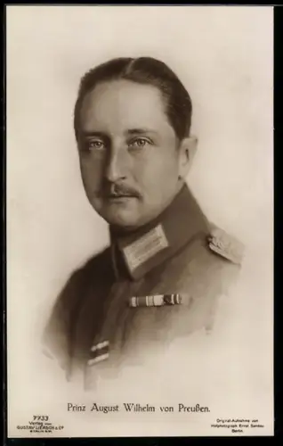 AK Prinz August Wilhelm von Preussen in Uniform mit Band zum EK II 1914