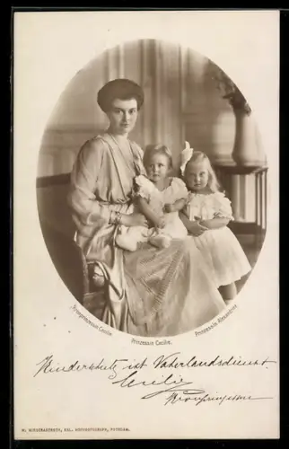 AK Kronprinzessin Cecilie mit Prinzessinen Cecilie und Alexandrine