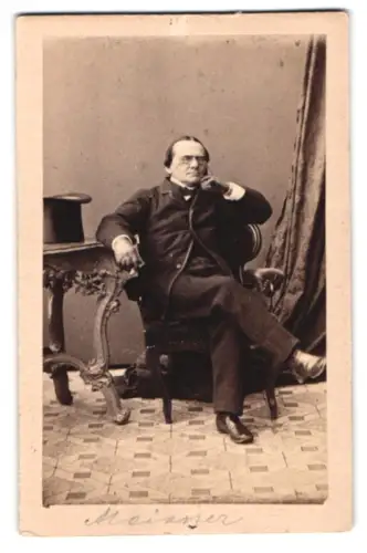 Fotografie Carl von Jagemann, Wien, Carl Meixner mit Zylinder, österr. Schauspieler