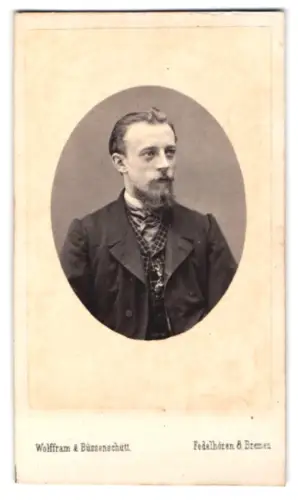Fotografie Wolffram & Bussenschütt, Bremen, Fedelhören 8, Porträt eines Herrn mit Bart