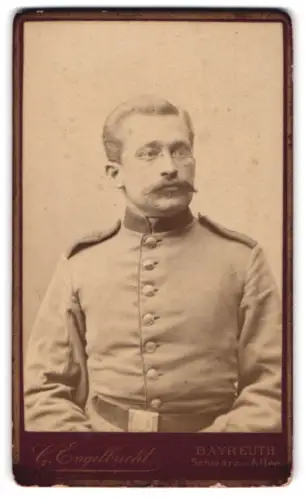 Fotografie G. Engelbrecht, Bayreuth, Schwarze Allee, bayerischer Soldat in Uniform