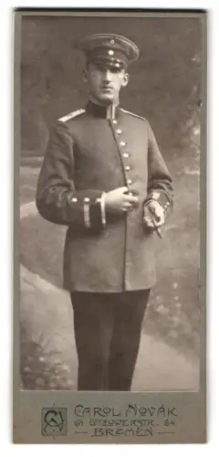 Fotografie Carol Novak, Bremen, Lützowerstr. 64, Einjährig-Freiwilliger Uffz. Arnold Kessemeier vom Inf.-Rgt. 75, 1904