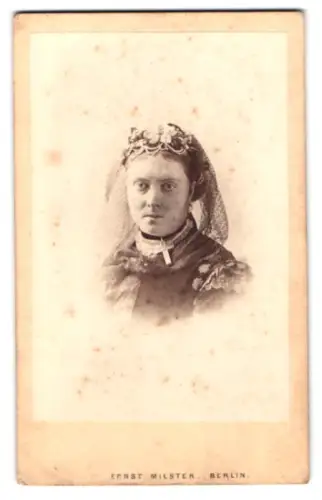 Fotografie Ernst Milster, Berlin, Unter den Linden 13, Porträt Victoria von Grossbritannien, Kaiserin von Preussen, 1869