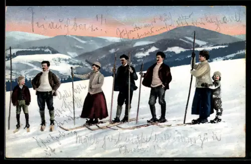AK Gemischte Skiläufergruppe mit Kindern in den Bergen