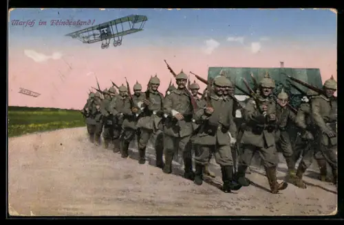 Foto-AK Flugzeug überfliegt in Feindesland marschierende Infanterie
