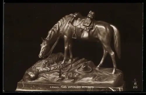 AK Fürs Vaterland gefallen, Pferd und Gefallener, Plastik