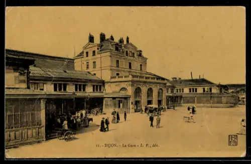 AK Dijon, Gare Dijon-Ville, Partie am Bahnhof