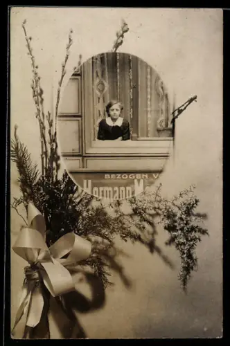 Foto-AK Junge Frau in einem Fenster, Passepartout mit Weidenkätzchen