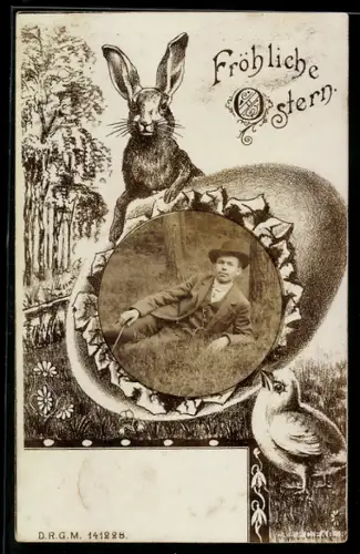 Foto-AK Junger Mann, auf einer Wiese lagernd, Eier-Passepartout, Osterhase u. -küken, Ostergruss