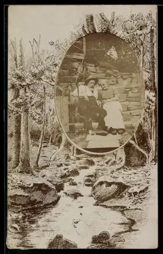Foto-AK Altes Paar vor einer Steinmauer, Passepartout, Flusspartie