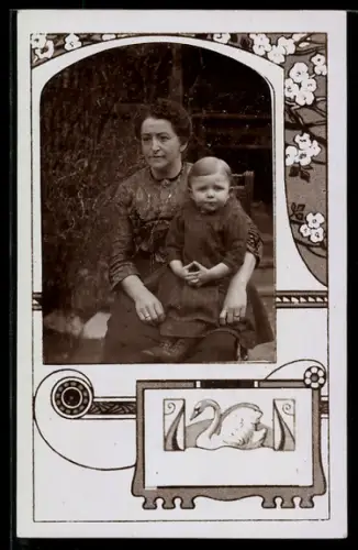Foto-AK Dame mit Kind im Kleidchen, Passepartout, Blüten, Schwan