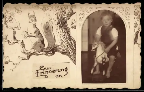 Foto-AK Kleiner Junge mit Spielpferd, Eichhörnchena auf Baum, Passepartout
