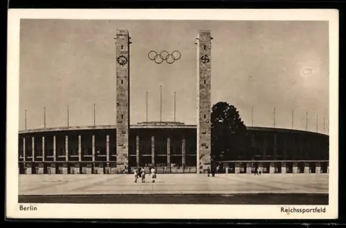 AK Berlin, Reichssportfeld, Blick zum Eingang, 