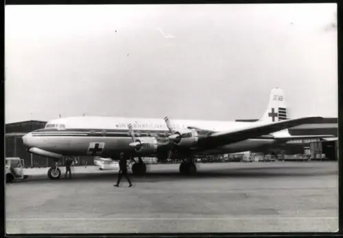 Fotografie Flugzeug Douglas DC-6 B, International Red Cross - Internationales Rotes Kreuz