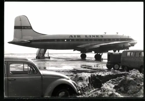 Fotografie Flugzeug Handley Page HP-81 Hermes 4, Air Links G-ALDA, Auto Volkswagen VW Käfer & Bulli der Air France