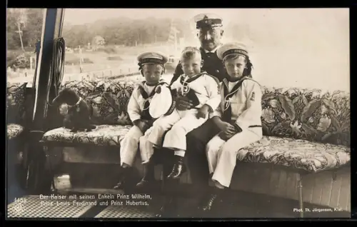 AK Der Kaiser mit seinen Enkeln Prinz Wilhelm, Prinz Louis Ferdinand und Prinz Hubertus, Dackel