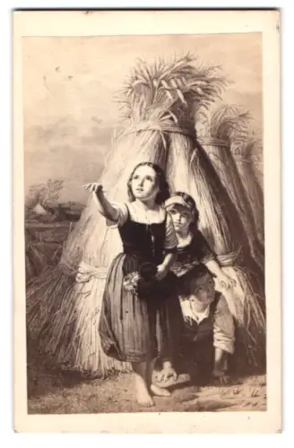 Fotografie unbekannter Fotograf und Ort, Drei Kinder kommen aus einem Getreidehaufen, nach dem Gemälde Regnet`s noch?