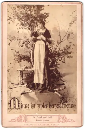 Fotografie F. O. Heese, Berlin, Frau vor Birken mit Brief, nach dem Gemälde In Freud und Leid von Doepler