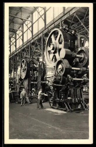 AK Venissieux /Rhône, Usines Berliet, Deux grosses Presses Hydrauliques