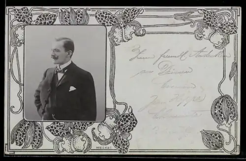 Foto-AK Eleganter Herr im Dreiteiler, Passepartout, Blumen-Ornamente, Jugendstil