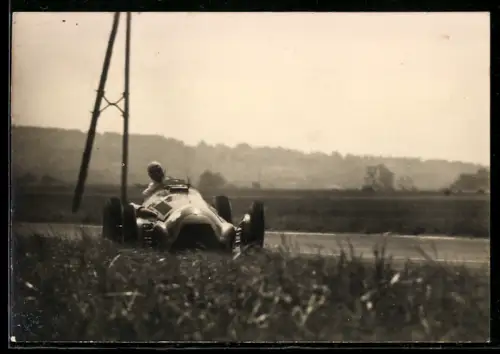AK Reims, Auto Alfa-Romeo mit Fahrer J. M. Fangio beim Autorennen 1951