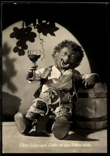 AK Mecki mit einem Glas am Weinfass sitzend - Ohne Wein und Liebe ist das Leben trübe