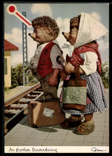 AK Igel Mecki und Frau am Bahnhof