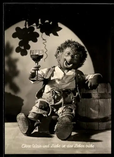 AK Mecki mit einem Glas am Weinfass sitzend - Ohne Wein und Liebe ist das Leben trübe