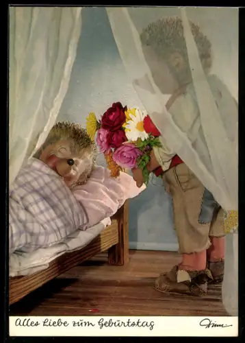 AK Mecki mit Blumenstrauss am Bett des Geburtstagskindes, Alles Liebe zum Geburtstag