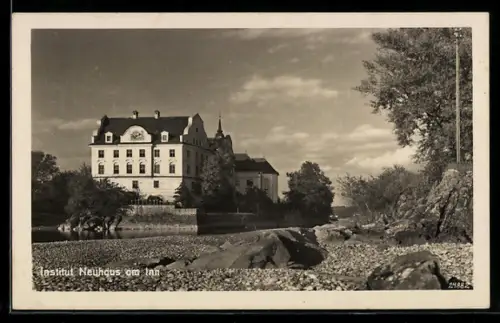 AK Neuhaus am Inn, Institut