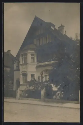 Foto-AK Weimar, Ansicht einer Vorstadt-Villa