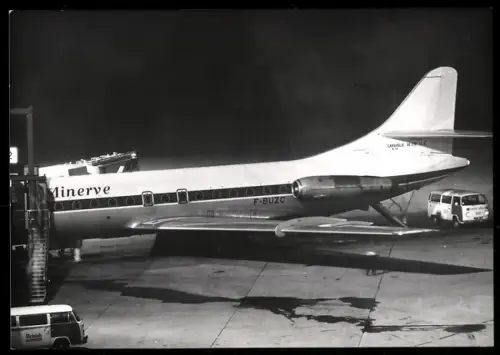 Fotografie Flughafen London Heathrow, Flugzeug Sud Aviation Caravelle SE-210, Minerve F-BUZC, Auto Volkswagen VW Bulli