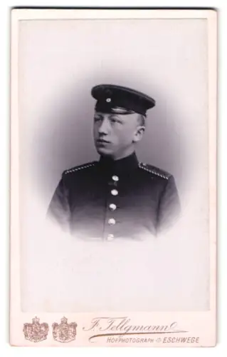 Fotografie F. Tellgmann, Eschwege, Einjährig-Freiwilliger vom Infanterie-Rgt. Nr. 94 in Uniform mit Schirmmütze, 1894