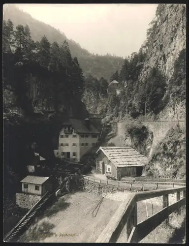 Fotografie Würthle & Sohn, Salzburg, Ansicht Nesselgraben b. Reichenhall, Strassen am Berghang, Trockenstempel 1907