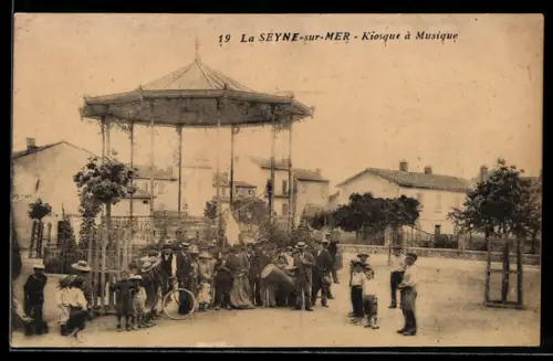 AK La Seyne-sur-Mer, Kiosque à Musique