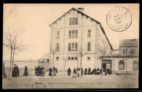 AK Riom, Manufacture des Tabacs, sortie des ouvrières