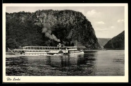 AK Flussdampfer passiert den Loreleyfelsen