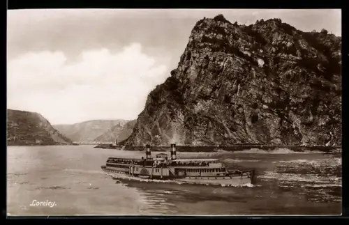AK Flussdampfer passiert die Loreley