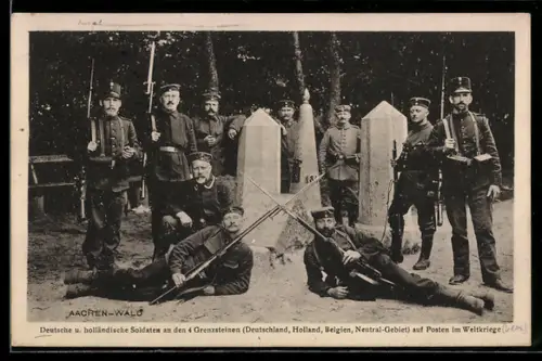AK Deutsche und Holländische Soldaten an den 4. Grenzsteinen