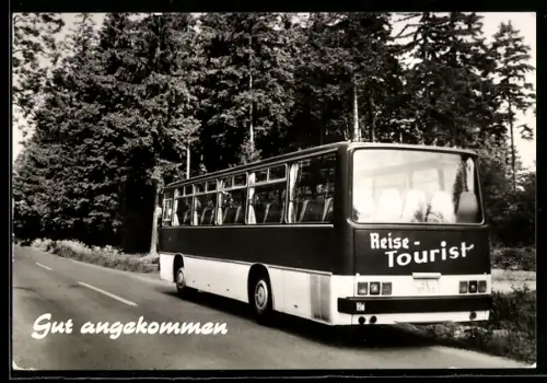 AK Autobus Ikarus hält am Strassenrand